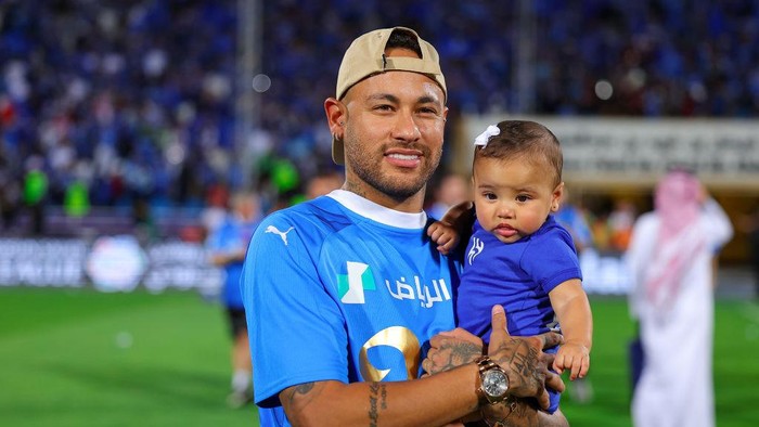 RIYADH, SAUDI ARABIA - MAY 11: Neymar Jr of Al Hilal celebrates after victory the Saudi Pro League after the match between Al-Hilal and Al-Hazm at Prince Faisal Bin Fahad on May 11, 2024 in Riyadh, Saudi Arabia.(Photo by Yasser Bakhsh/Getty Images)