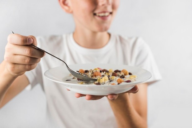 Oatmeal manis dan instan/ Foto: Freepik/@freepik