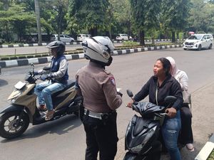 70 Pengendara Ditilang dalam Operasi Zebra di Cibinong Bogor 70 Pengendara Ditilang dalam Operasi Zebra di Cibinong Bogor