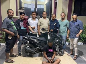 Jatim Sepekan: Perangkat Desa Setubuhi Janda-Viral Siswa SMP Bantah Guru Jatim Sepekan: Perangkat Desa Setubuhi Janda-Viral Siswa SMP Bantah Guru