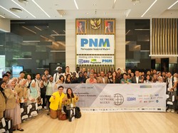 117 Mahasiswa Magister Bisnis Lintas Negara Berbagi Wawasan bersama PNM