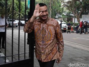 Video: Giring Ganesha Sebut Pihaknya Masih Godok Wacana Beasiswa untuk Sineas Video: Giring Ganesha Sebut Pihaknya Masih Godok Wacana Beasiswa untuk Sineas