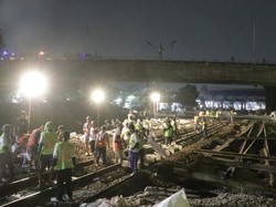 Penumpang di Stasiun Rancaekek Menumpuk, KAI Beri Penjelasan