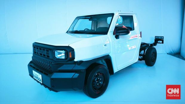 Harga Toyota Hilux Rangga resmi diumumkan pada Selasa (15/10/2024) di Jakarta. Pikap ini dijual mulai Rp188 jutaan hingga Rp304 jutaan.