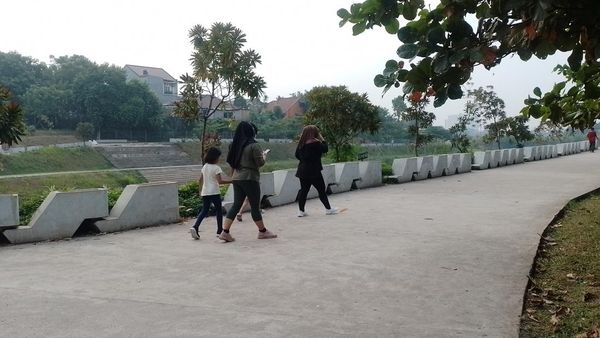 Potret Waduk Brigif Jagakarsa, Rekreasi Gratis-Seru buat Olahraga