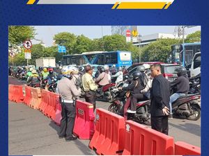 Ada Pengalihan Lalin, Jalan Juanda Arah Harmoni Jakpus Macet Ada Pengalihan Lalin, Jalan Juanda Arah Harmoni Jakpus Macet