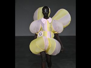 Baju Ber-AC Disebut Bakal Jadi Tren Baru, Begini Penampilannya Baju Ber-AC Disebut Bakal Jadi Tren Baru, Begini Penampilannya