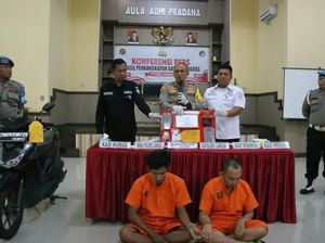 Sembunyikan 1 Kg Kokain di Jok Motor, 2 Pria di Aceh Ditangkap Sembunyikan 1 Kg Kokain di Jok Motor, 2 Pria di Aceh Ditangkap