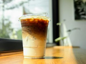 Ini 5 Dampak Negatif Minum Es Kopi Susu Gula Aren Tiap Hari