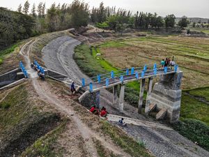 Sudah Lima Bulan Waduk Perning di Nganjuk Mengering Sudah Lima Bulan Waduk Perning di Nganjuk Mengering