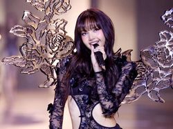 Video Fans Tak Sabar Bertemu Lisa BLACKPINK: Excited Banget!