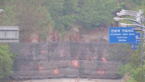 Memanas! Korea Utara Ledakkan Jalan Penghubung ke Korea Selatan