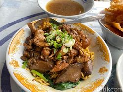 Sedep Mlekoh! Ini 5 Mie Ayam Jawa yang Kondang Puluhan Tahun di Jakarta