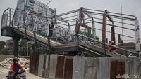 Pembangunan JPO Jatibaru DJKA Tanah Abang Terus Dikebut