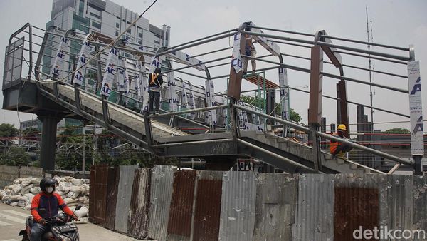 Pembangunan JPO Jatibaru DJKA Tanah Abang Terus Dikebut