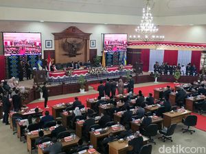 Empat Pimpinan Definitif DPRD NTB Periode 2024-2029 Resmi Dilantik Empat Pimpinan Definitif DPRD NTB Periode 2024-2029 Resmi Dilantik