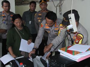 Polres Jakbar Buka Posko Layanan Dokumen untuk Korban Kebakaran Tambora Polres Jakbar Buka Posko Layanan Dokumen untuk Korban Kebakaran Tambora