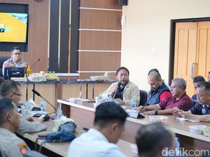 Laga Persib Vs Persebaya Tanpa Penonton, Akses Masuk SJH Dijaga Ketat Laga Persib Vs Persebaya Tanpa Penonton, Akses Masuk SJH Dijaga Ketat