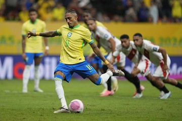 Sedikit Kecemasan Raphinha pada Timnas Brasil