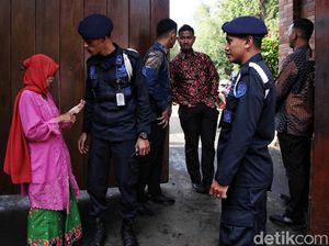Suasana Kediaman Prabowo di Hambalang Jelang Pembekalan Calon Menteri Suasana Kediaman Prabowo di Hambalang Jelang Pembekalan Calon Menteri
