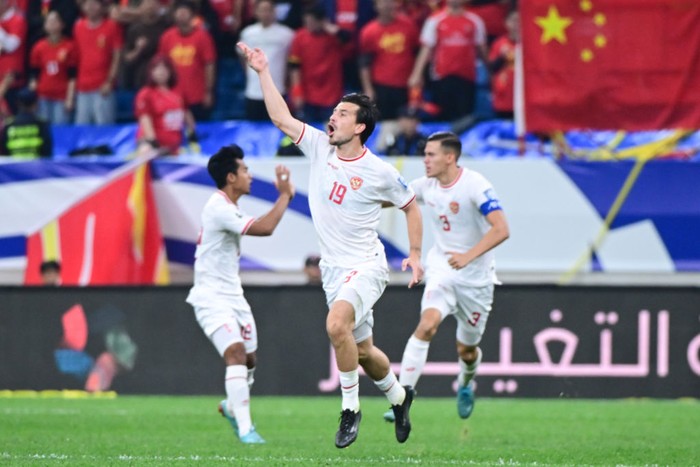 QINGDAO, CHINA - OCTOBER 15, 2024 - Photo taken on Oct 15, 2024 shows Indonesia soccer players during their match against Indonesia at home in the 4th round of World Qualifiers Asian Zone in Qingdao, Shandong province, China. (Photo credit should read CFOTO/Future Publishing via Getty Images)