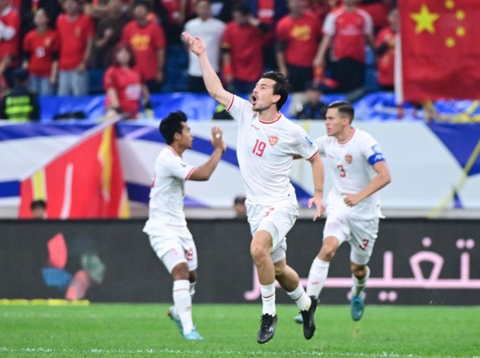 QINGDAO, CHINA - OCTOBER 15, 2024 - Photo taken on Oct 15, 2024 shows Indonesia soccer players during their match against Indonesia at home in the 4th round of World Qualifiers Asian Zone in Qingdao, Shandong province, China. (Photo credit should read CFOTO/Future Publishing via Getty Images)