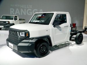 Toyota Hilux Rangga: Terlalu Tampan, Rasanya seperti Mobil Penumpang Toyota Hilux Rangga: Terlalu Tampan, Rasanya seperti Mobil Penumpang