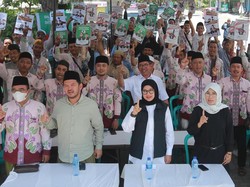 Ratusan Alumni Darussalam Blokagung Deklarasi Menangkan Ipuk-Mujiono