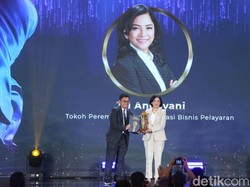 Tri Andayani Jadi Tokoh Perempuan Transformasi Bisnis Pelayaran detikcom Awards 2024