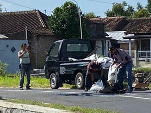 Gercep! Jeglongan di Jalan Polanharjo-Delanggu Klaten Diperbaiki
