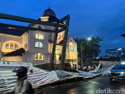 Dihantam Hujan dan Angin Kencang, Pembatas Proyek BRT di Medan Roboh