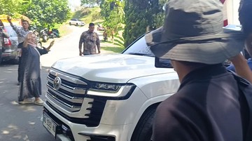 Mobil Gibran Kabur dari Hambalang Saat Pembekalan Calon Wamen, Ada Apa?