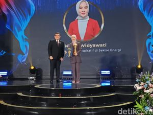 Nicke Widyawati Sabet Penghargaan Tokoh Perempuan Inspiratif di Sektor Energi