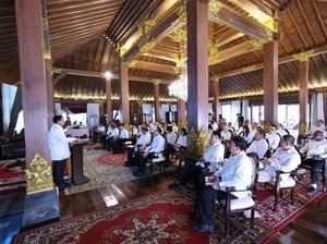 Pembekalan Calon Menteri: Prabowo Ajarkan Strategi Hadapi Jurnalis Pembekalan Calon Menteri: Prabowo Ajarkan Strategi Hadapi Jurnalis