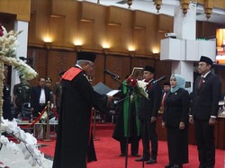 4 Pimpinan DPRD Kota Surabaya Masa Jabatan 2024-2029 Resmi Dilantik