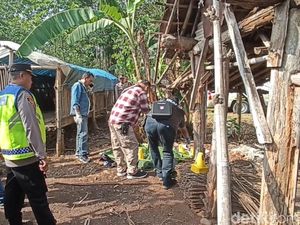 Update Pembunuhan Santriwati di Kendal, Polisi: Tidak Diperkosa-Leher Dibacok Update Pembunuhan Santriwati di Kendal, Polisi: Tidak Diperkosa-Leher Dibacok