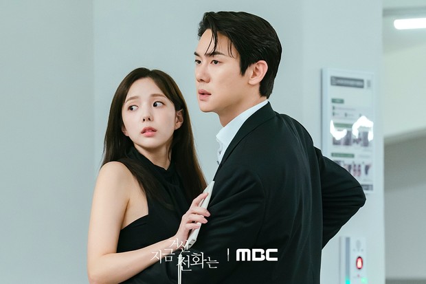 Potret Chae Soo Bin dan Yoo Yeon Seok dalam drama 'When The Phone Rings'/ Foto: instagram.com/mbcdrama_now Potret Chae Soo Bin dan Yoo Yeon Seok dalam drama 'When The Phone Rings'
