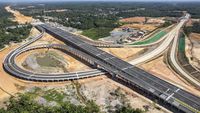 Potret Jalan Tol Trans Sumatera Ruas Baleno Resmi Beroperasi