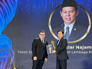 Sultan B Najamudin Raih detikcom Awards: Kami Komitmen Bangun Parlemen Efektif Sultan B Najamudin Raih detikcom Awards: Kami Komitmen Bangun Parlemen Efektif
