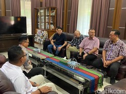 Datangi Bawaslu Jateng, Tim Andika-Hendi Pertanyakan Kasus Netralitas Kades