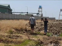 Drainase Tertutup Tanah Pembangunan Pabrik, Warga Klampok Brebes Protes