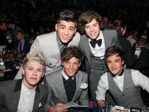 Fans Heboh, Ada Nama Zayn Malik di Ucapan Duka One Direction ke Liam Payne Fans Heboh, Ada Nama Zayn Malik di Ucapan Duka One Direction ke Liam Payne