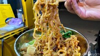 5 Mie Chili Oil di Jakarta yang Pedasnya Nampol, Mulai Rp16 Ribu!