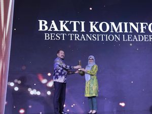 Bakti Kominfo Raih Best Transition Leader di GCG Awards 2024 Bakti Kominfo Raih Best Transition Leader di GCG Awards 2024