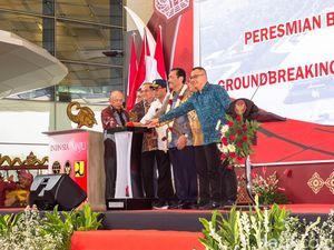 Menko Luhut dan Menhub Budi Sumadi Resmikan Bandara Dhoho Kediri Menko Luhut dan Menhub Budi Sumadi Resmikan Bandara Dhoho Kediri