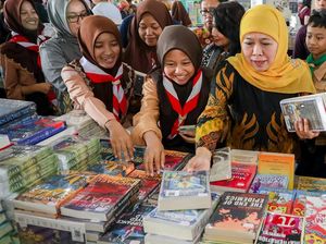 Hari Perpustakaan Sekolah Internasional, Khofifah Dorong Inovasi Digital