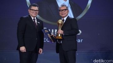 Dirut BRI Sunarso Raih CEO of The Year detikcom Awards