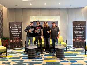 FireHouse Siap Pamer Formasi Baru saat Konser di Jakarta FireHouse Siap Pamer Formasi Baru saat Konser di Jakarta