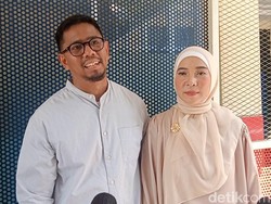 Fitri Tropica Ingat Ketika Izin Berhijab, Jawaban Suami Jadi Hal Paling Romantis