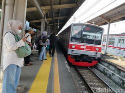 Penumpang KRL Capai 1,1 Juta Orang pada Hari Pelantikan Presiden Penumpang KRL Capai 1,1 Juta Orang pada Hari Pelantikan Presiden